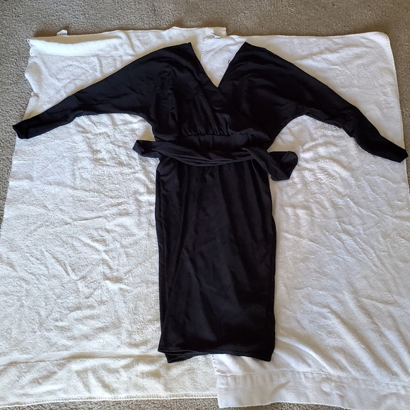 3 light dresses - Picture 3 of 3